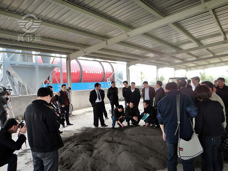 腾博会官网客户上门实地考察，试验物料